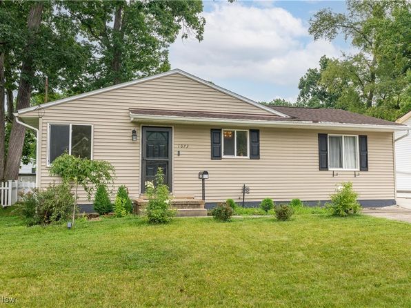 photo of 1073 Kevin Dr, Akron, OH 44313