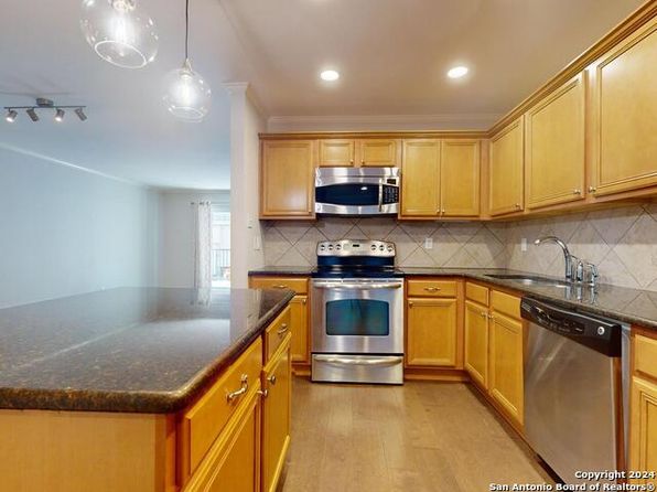 photo of 100 Lorenz Rd UNIT 403, San Antonio, TX 78209