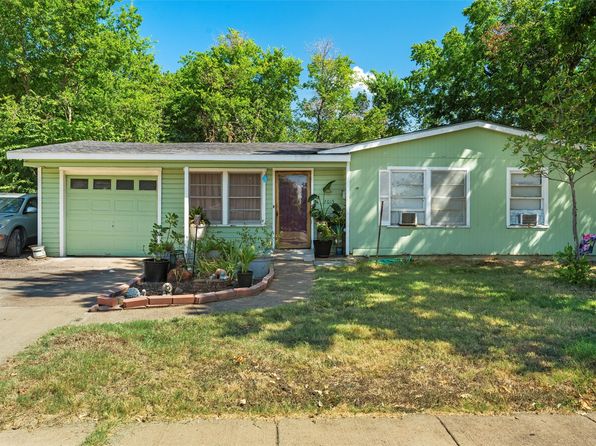 photo of 2015 Ridgeway St, Arlington, TX 76010