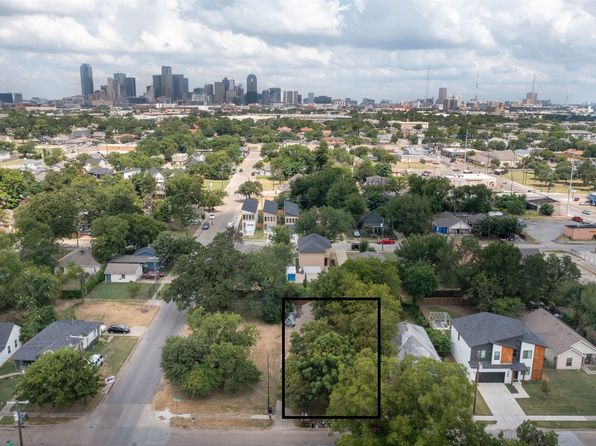 photo of 2705 Warren Ave, Dallas, TX 75215