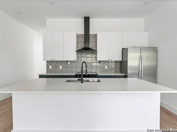 photo of 820 S WALTERS UNIT 102, San Antonio, TX 78203