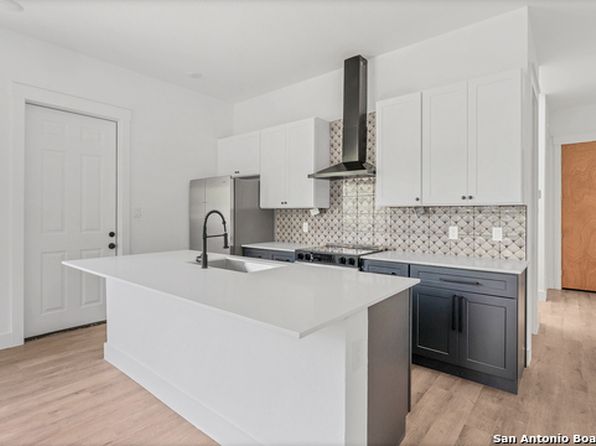 photo of 820 S WALTERS UNIT 101, San Antonio, TX 78203