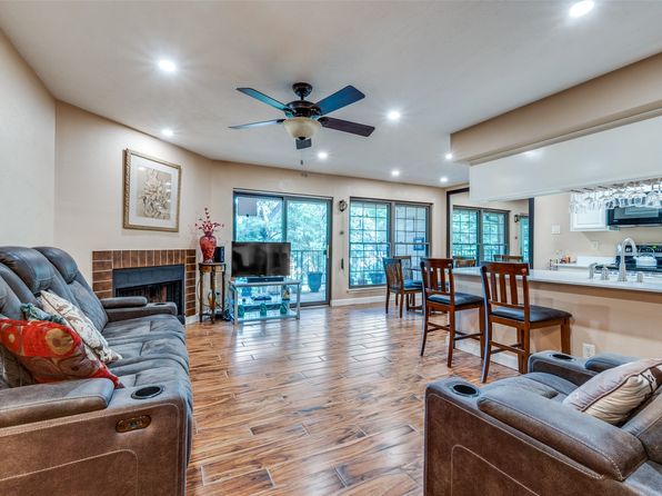 photo of 2505 Wedglea Dr APT 202, Dallas, TX 75211