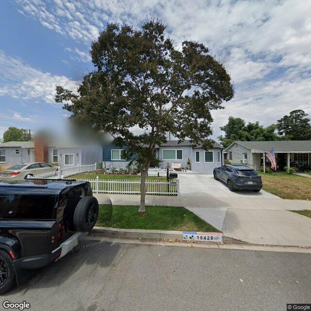 photo of 10429 CHANDLER BLVD LOS ANGELES CA 91601