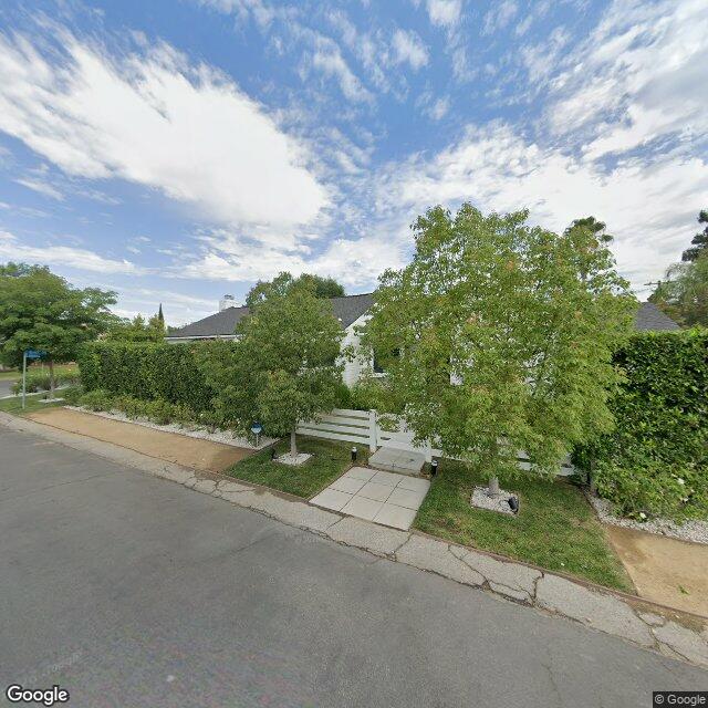 photo of 10421 ADDISON ST LOS ANGELES CA 91601