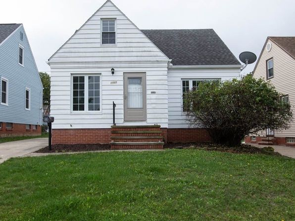 photo of 8715 Pinegrove Ave, Parma, OH 44129