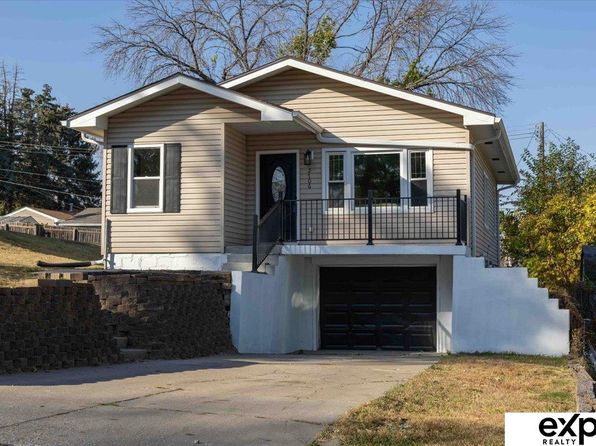 photo of 2706 Lillian St, Bellevue, NE 68147