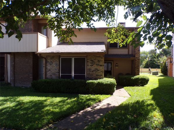 photo of 2001 Warnford Pl, Arlington, TX 76015