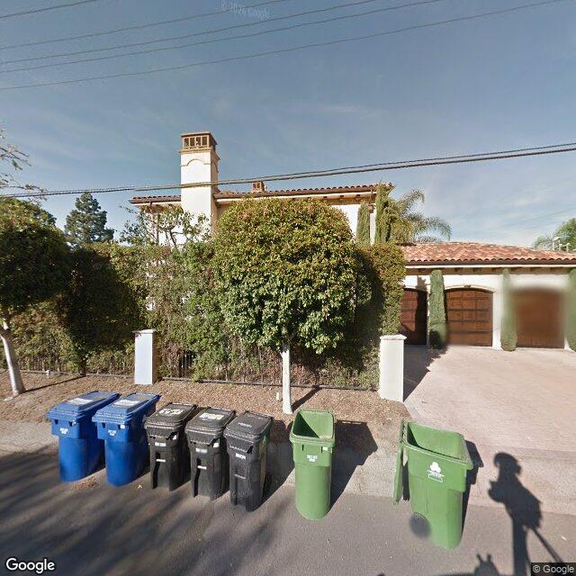 photo of 4606 ARCOLA AVE LOS ANGELES CA 91602