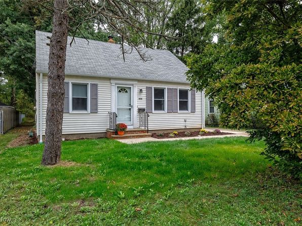 photo of 23824 Lucille Dr, North Olmsted, OH 44070