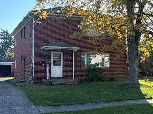 photo of 463 & 465 Treeside Dr, Akron, OH 44313