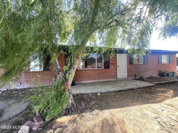photo of 7932 E Winnepeg Dr, Tucson, AZ 85730