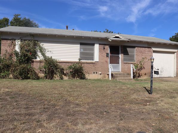 photo of 110 Ridgecrest Dr, Euless, TX 76040