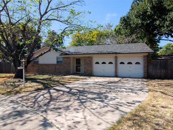 photo of 2828 Bowood Ct, Fort Worth, TX 76112