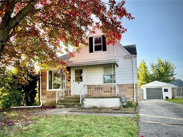 photo of 5617 Sunderland Dr, Parma, OH 44129