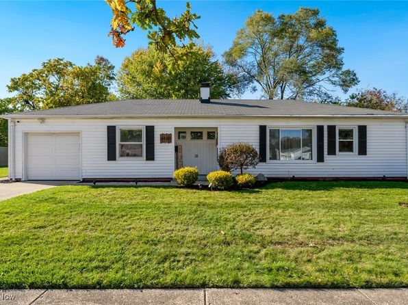 photo of 6430 Aylesworth Dr, Parma Heights, OH 44130