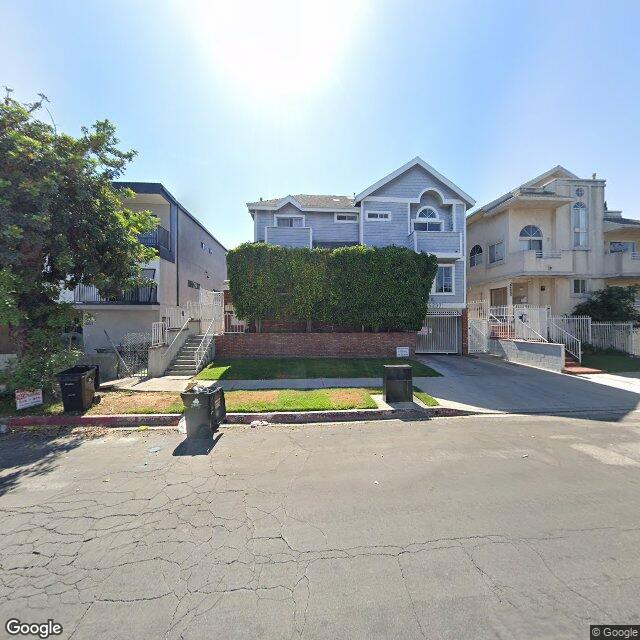 photo of 5237 SATSUMA AVE LOS ANGELES CA 91601
