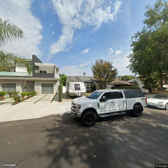 photo of 4834 ARCOLA AVE LOS ANGELES CA 91601