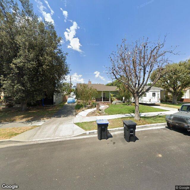photo of 2233 N VALLEY ST BURBANK CA 91505