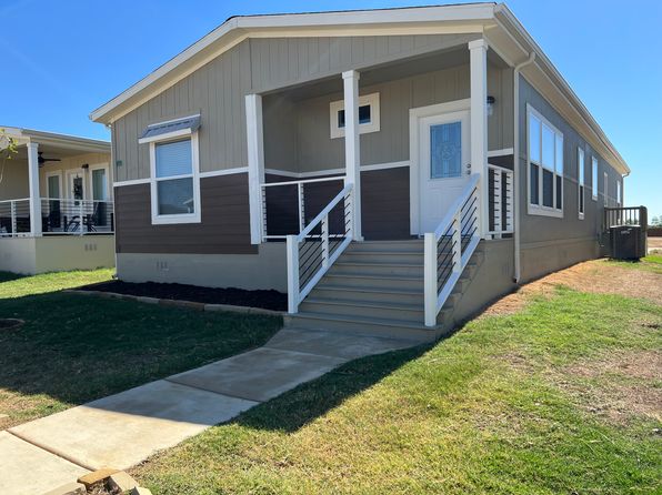 photo of 11206 Mountain Ash Ln, Euless, TX 76040