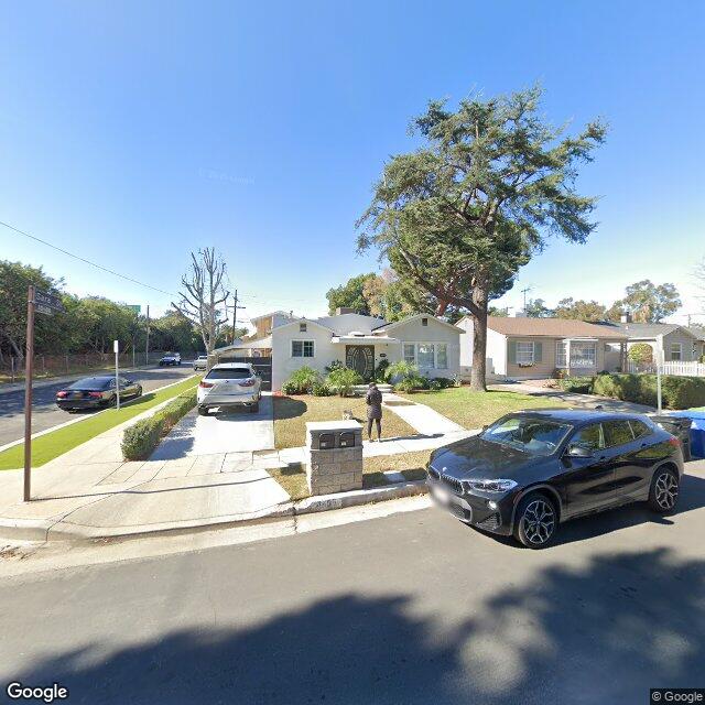 photo of 4555 WILLOWCREST AVE LOS ANGELES CA 91602