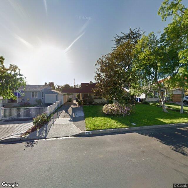 photo of 4913 ARCOLA AVE LOS ANGELES CA 91601