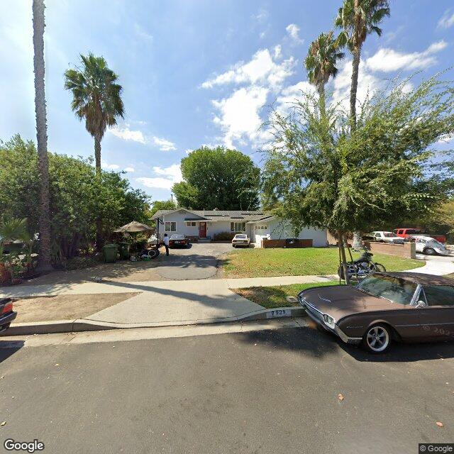 photo of 7929 MOORCROFT AVE LOS ANGELES CA 91304
