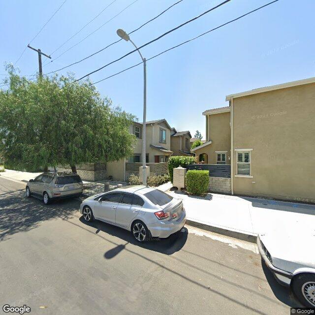 photo of 10942 KITTRIDGE ST NORTH HOLLYWOOD CA 91606