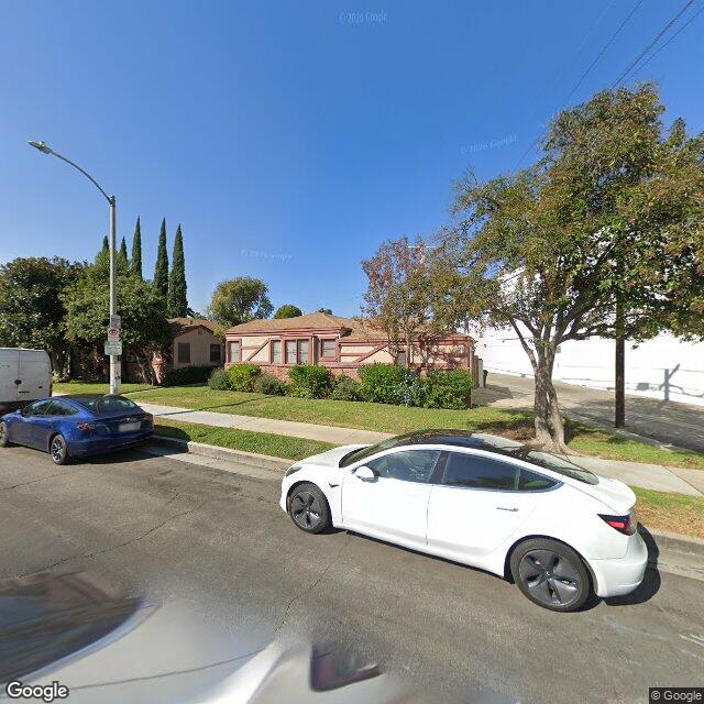 photo of 10719 VALLEY SPRING LN LOS ANGELES CA 91602