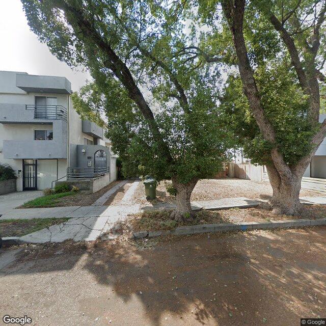photo of 4823 SATSUMA AVE LOS ANGELES CA 91601