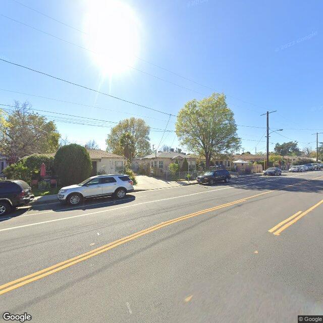 photo of 10506 OXNARD ST LOS ANGELES CA 91606