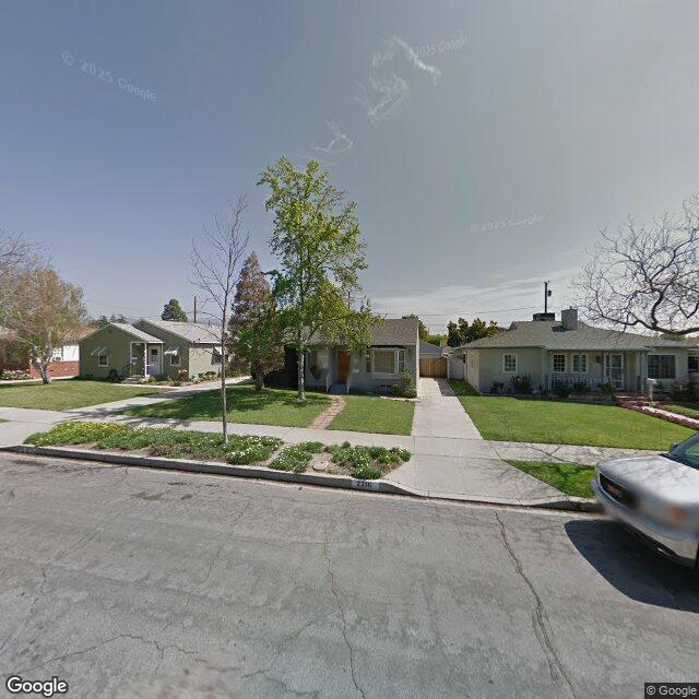 photo of 2216 N DYMOND ST BURBANK CA 91505