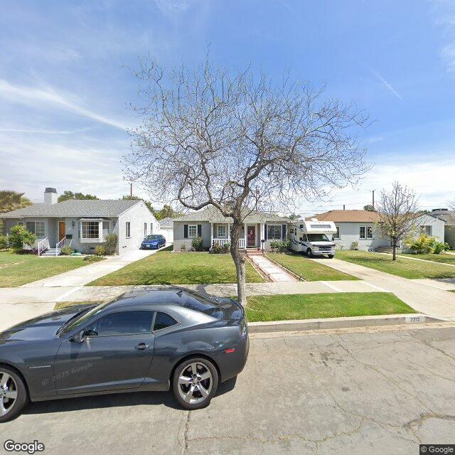 photo of 2212 N DYMOND ST BURBANK CA 91505