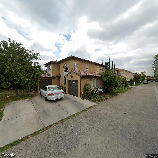 photo of 7658 MOORCROFT AVE LOS ANGELES CA 91304