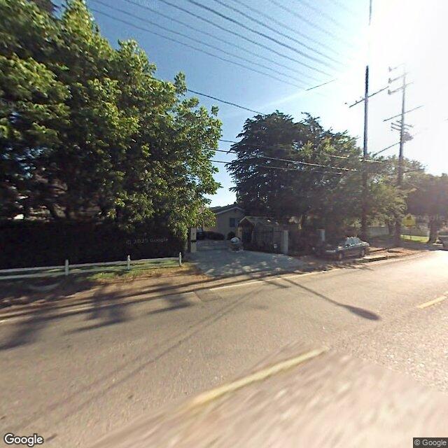 photo of 10401 CAMARILLO ST LOS ANGELES CA 91602