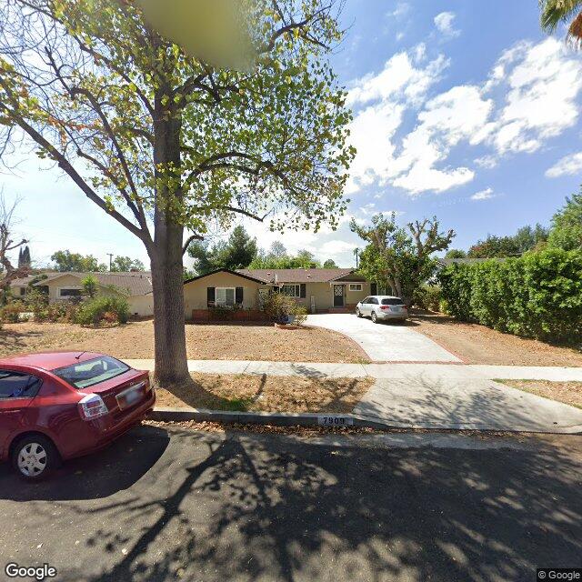 photo of 7909 MOORCROFT AVE LOS ANGELES CA 91304