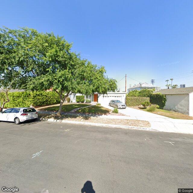 photo of 4820 FORMAN AVE LOS ANGELES CA 91601