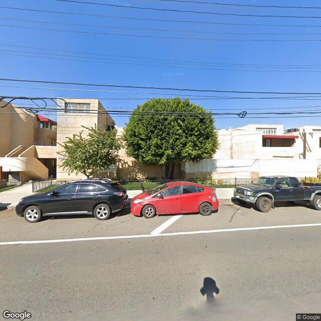 photo of 11113 MOORPARK ST LOS ANGELES CA 91602