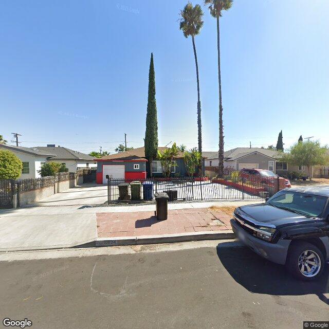 photo of 10828 LULL ST LOS ANGELES CA 91352