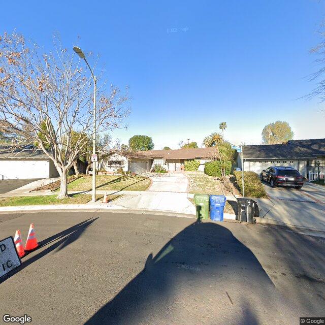 photo of 8143 MOORCROFT AVE LOS ANGELES CA 91304
