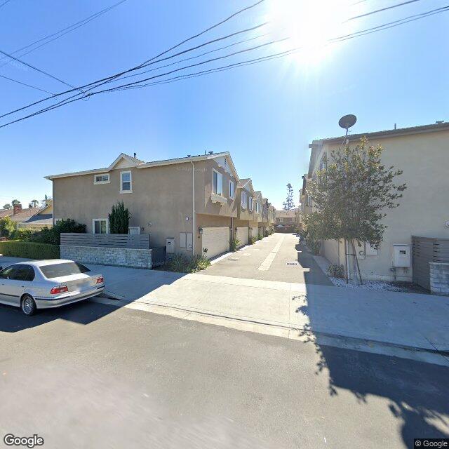 photo of 10936 KITTRIDGE ST NORTH HOLLYWOOD CA 91606