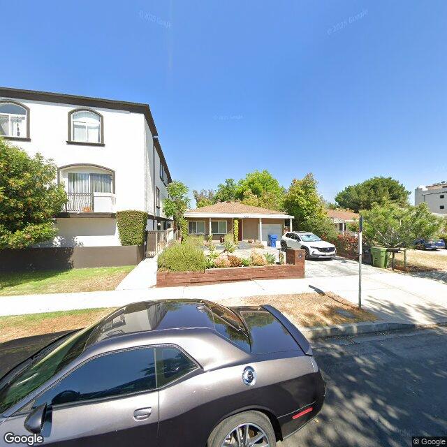photo of 5320 SATSUMA AVE LOS ANGELES CA 91601
