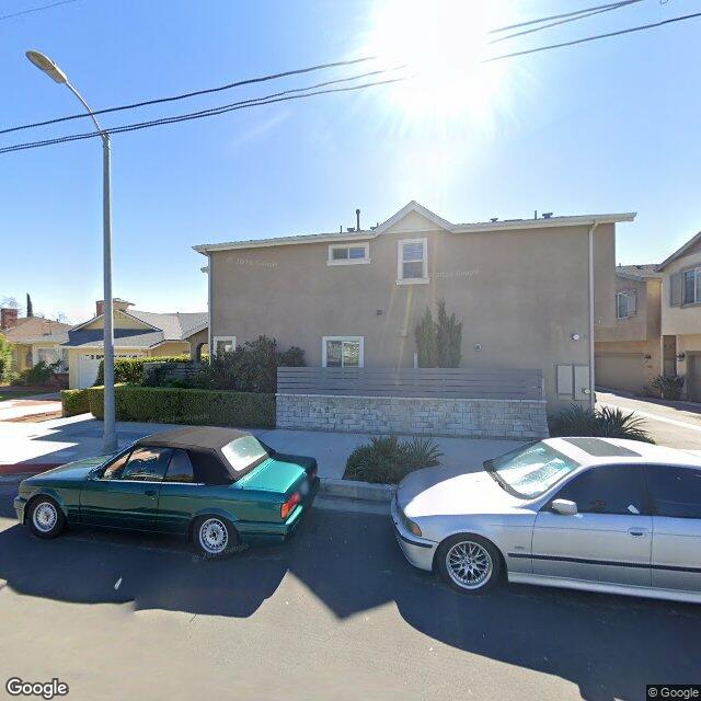 photo of 10930 KITTRIDGE ST NORTH HOLLYWOOD CA 91606
