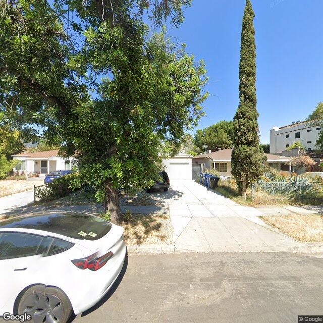 photo of 5312 SATSUMA AVE LOS ANGELES CA 91601