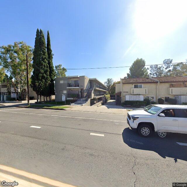 photo of 11118 MOORPARK ST LOS ANGELES CA 91602