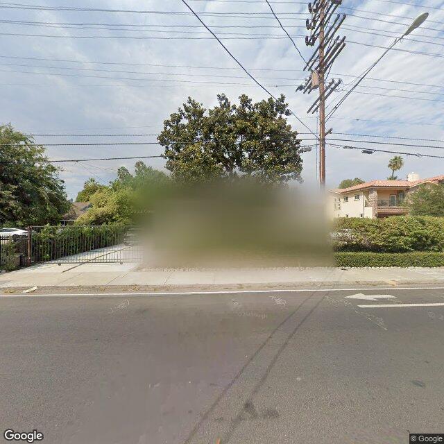 photo of 10525 CAMARILLO ST LOS ANGELES CA 91602