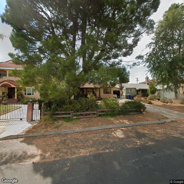 photo of 4929 ARCOLA AVE LOS ANGELES CA 91601