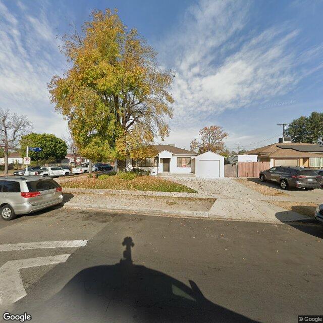photo of 10923 CANTLAY ST LOS ANGELES CA 91352
