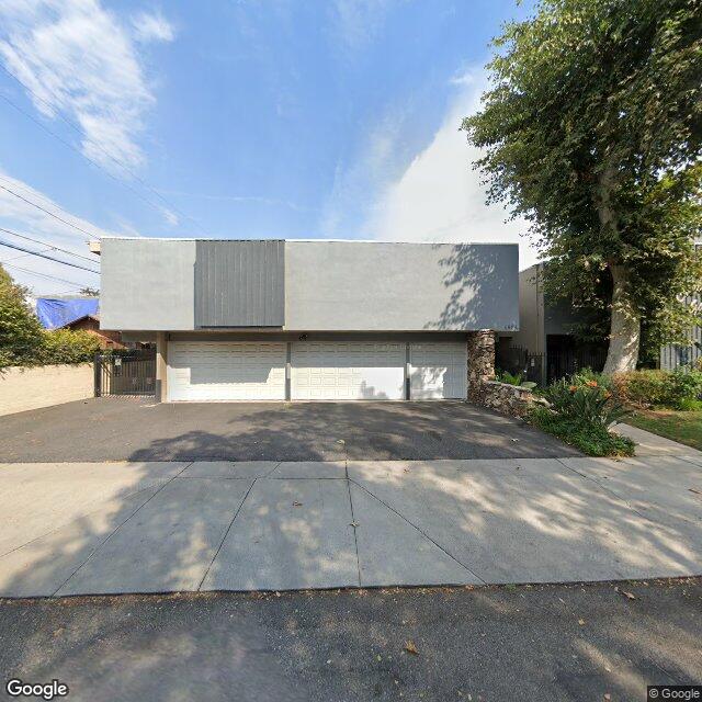 photo of 4824 SATSUMA AVE LOS ANGELES CA 91601