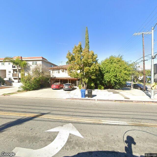 photo of 10605 MOORPARK ST LOS ANGELES CA 91602